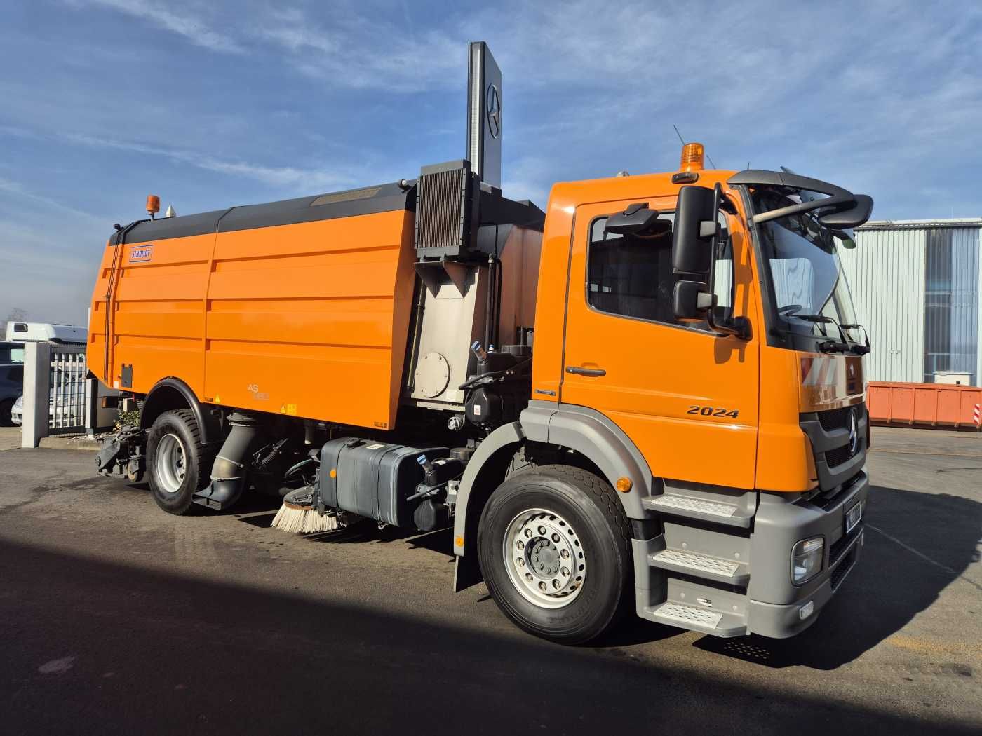 Fahrzeugabbildung Mercedes-Benz Axor 2024 L Schmidt Airportsweeper AS 990