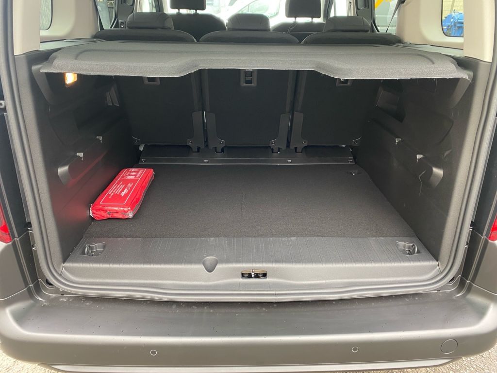 Fahrzeugabbildung Citroën Berlingo M PureTech 110 PLUS