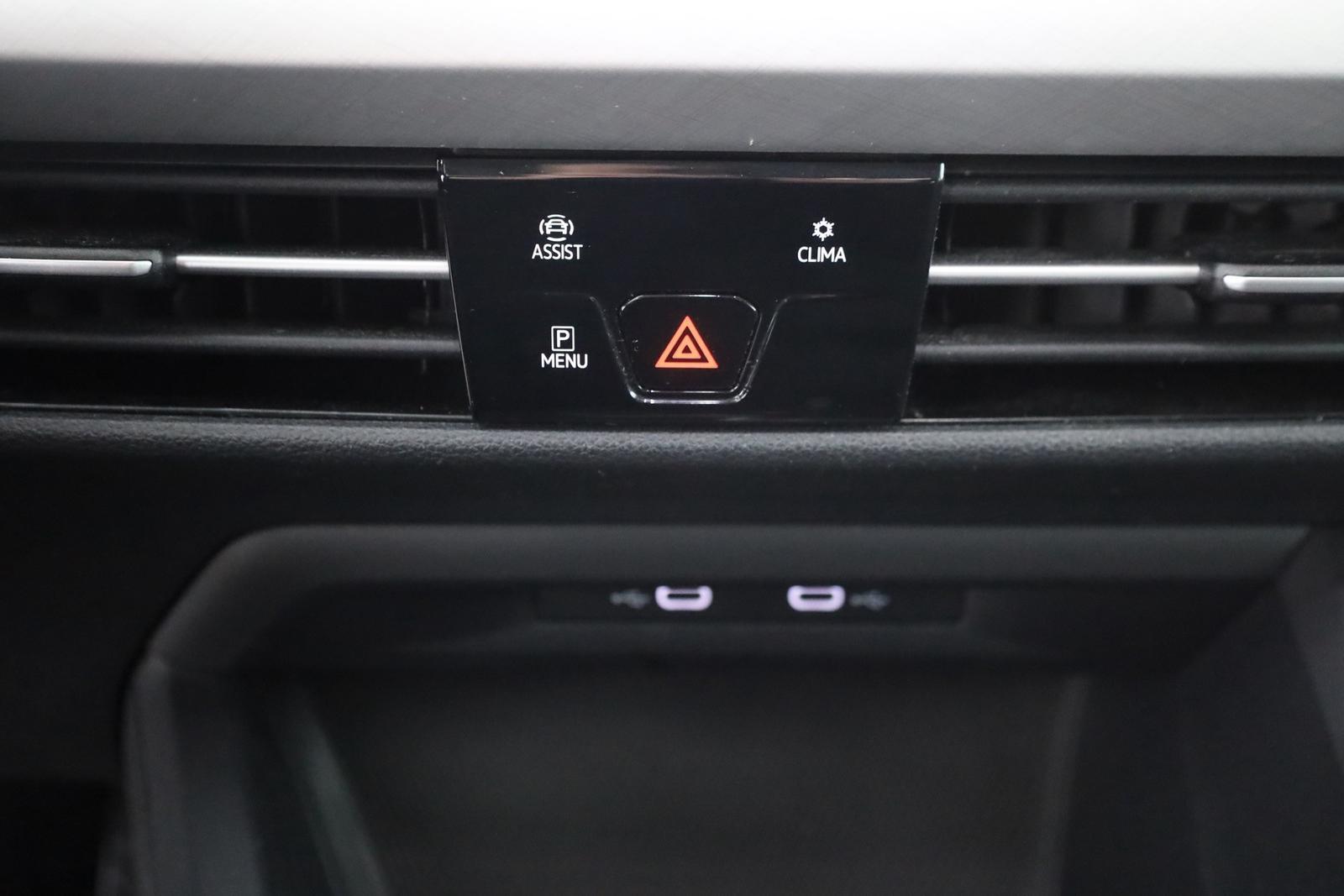 Volkswagen Golf VIII Variant 1.5 eTSI DSG LED Navi Tempomat, миниатюра 13