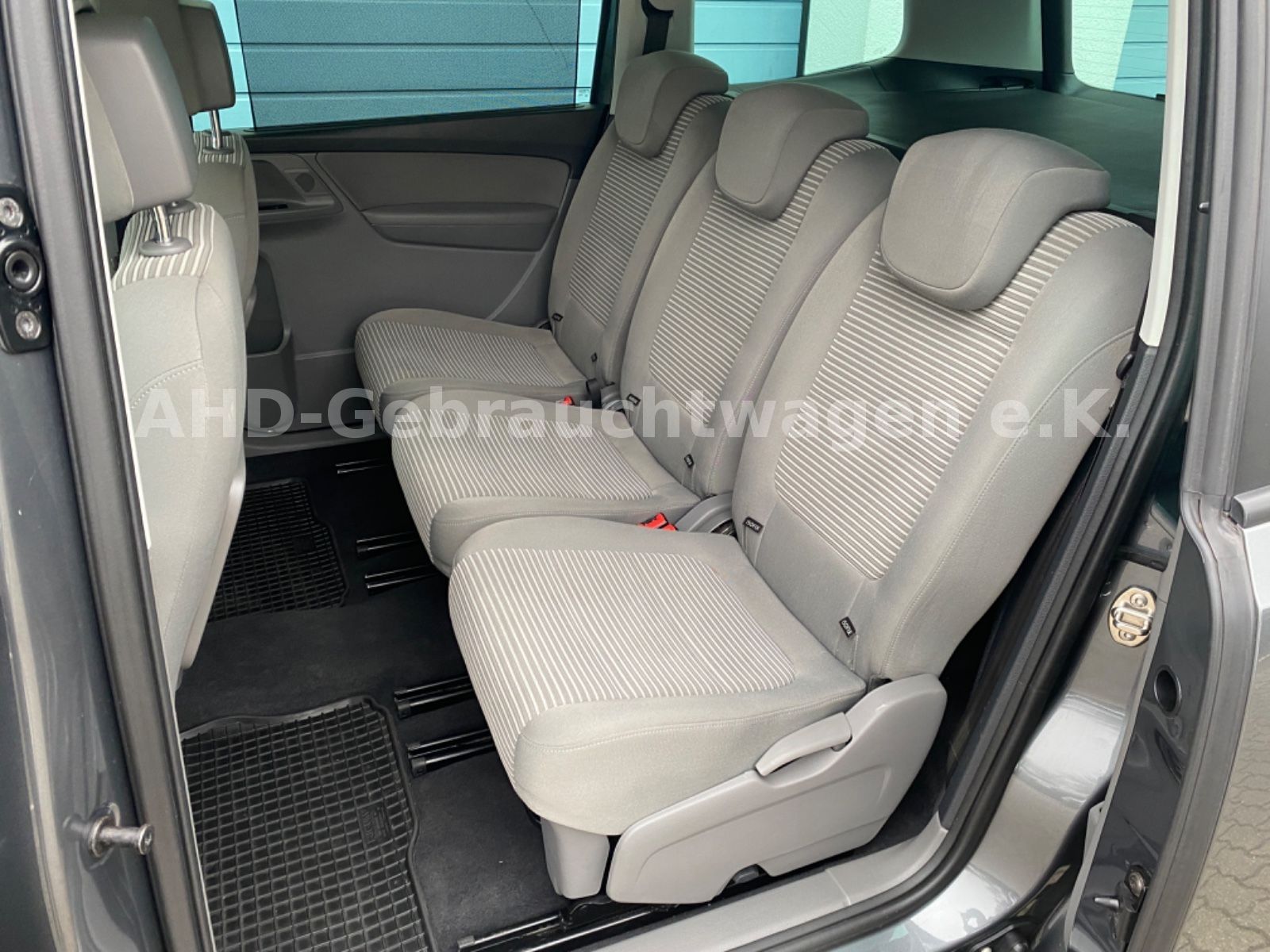 Fahrzeugabbildung SEAT Alhambra Style Viva 1.4 TSI Bi-Xenon Kamera PDC