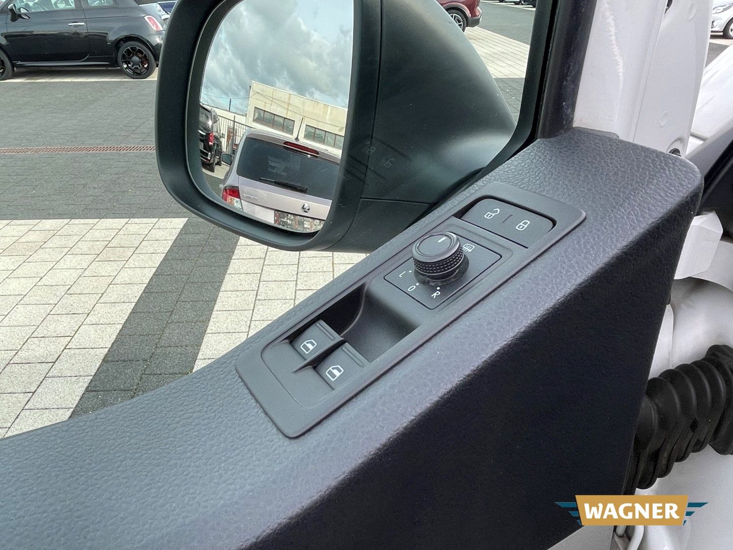 Fahrzeugabbildung Volkswagen T6 Kombi EcoProfi lang 9 Sitzer Klima