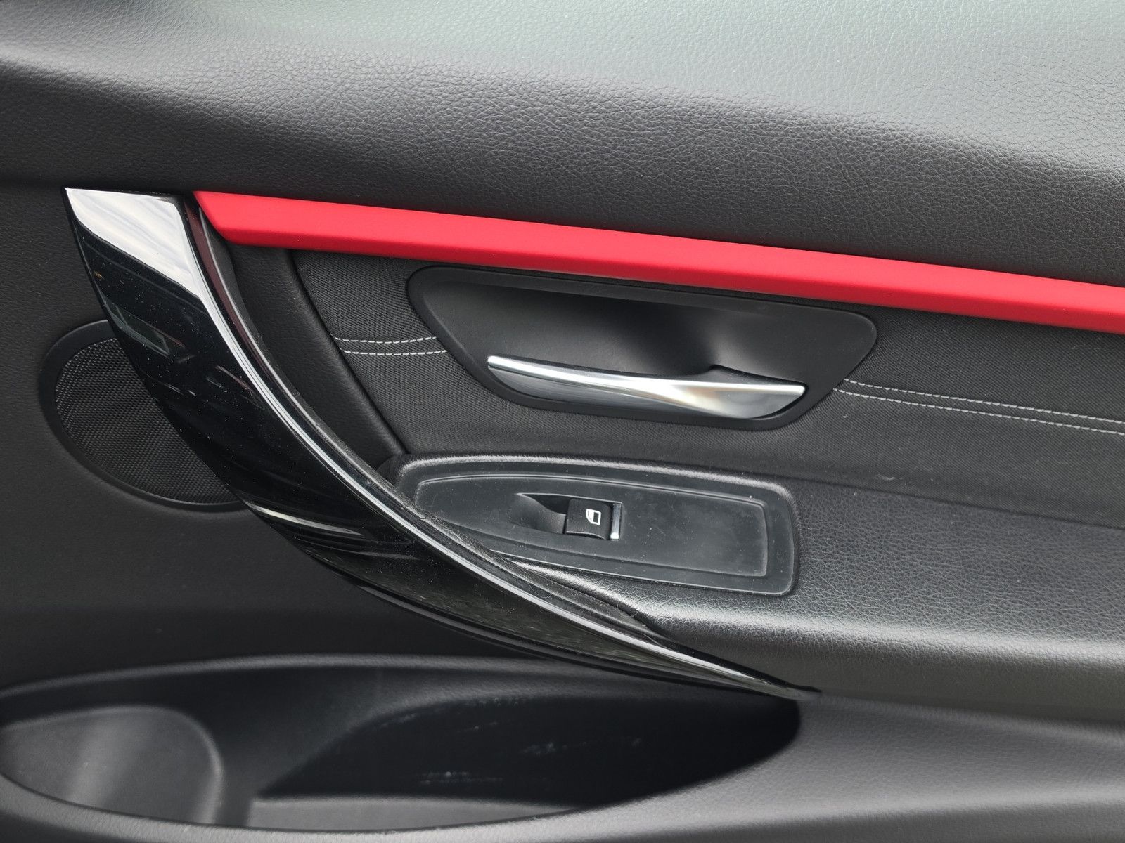Fahrzeugabbildung BMW 3 Touring 318 d Sport Line Navi Led Scheinwerfer