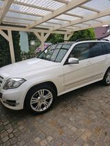 Mercedes-Benz Mercedes GLK 350 Benzin - Mercedes-Benz GLK 350 mit Benzin-Antrieb
