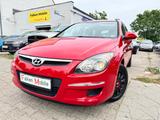 Hyundai i30 cw Edition+  + Klima + 8fach bereift - Hyundai i30: Edition 30