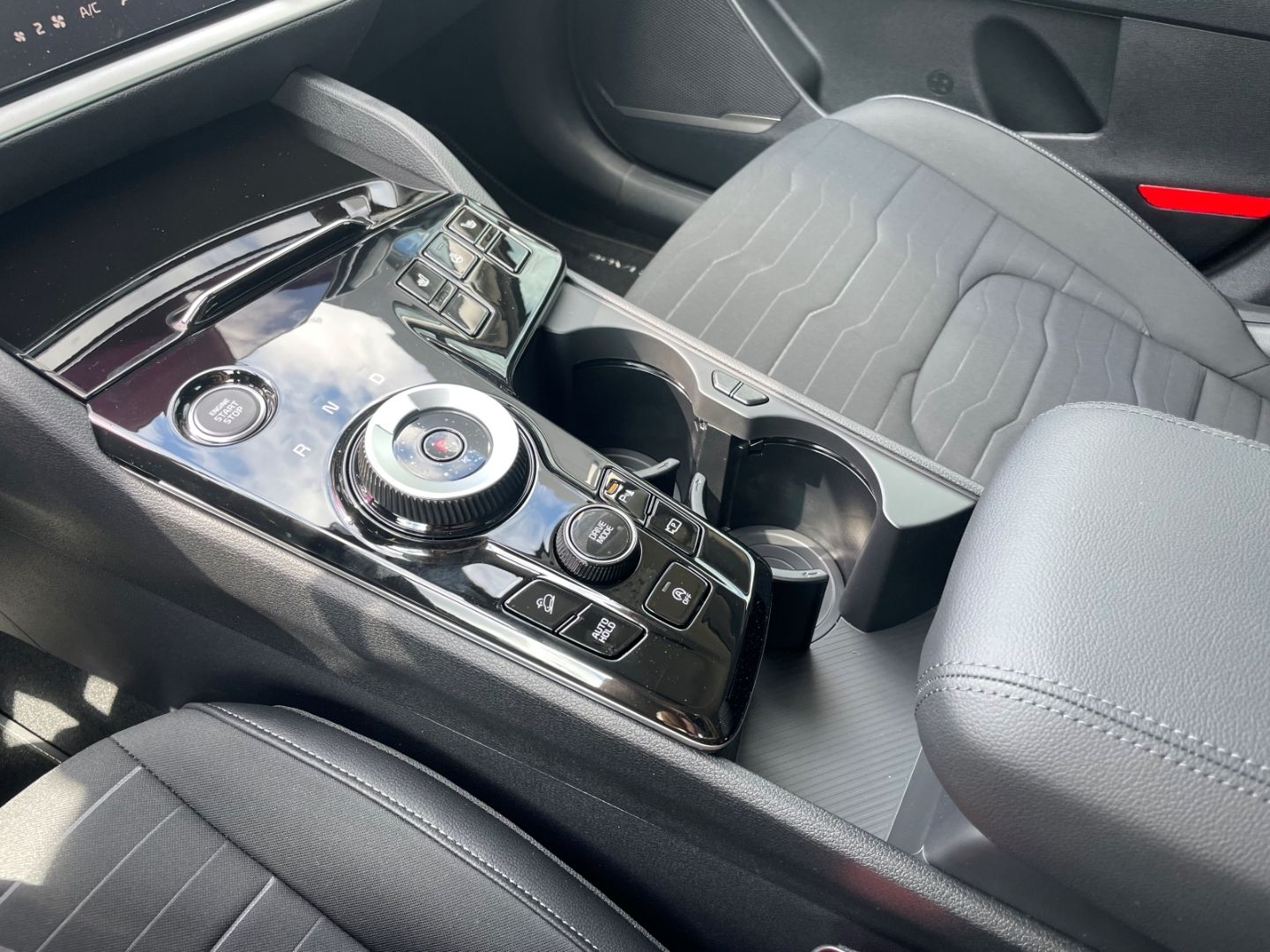 Fahrzeugabbildung Kia Sportage Ultimate Mild-Hybrid LED Kamera Lichtas