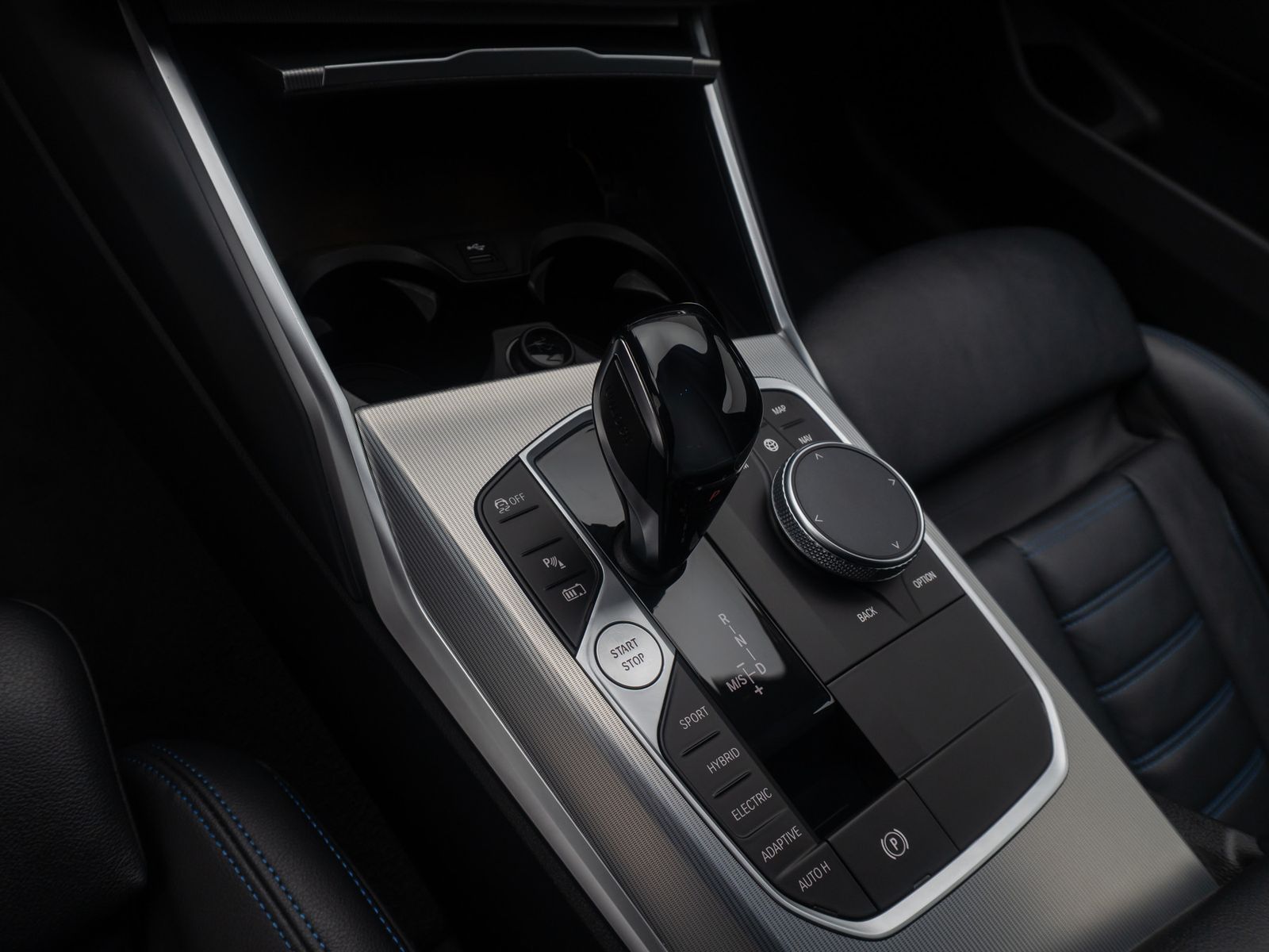 Fahrzeugabbildung BMW 330e xD M Sport DAB Laser AHK HUD Kamera Alarm