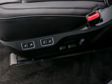 Hyundai Staria Signature Hybrid 2WD 7-Sitzer Park-Paket