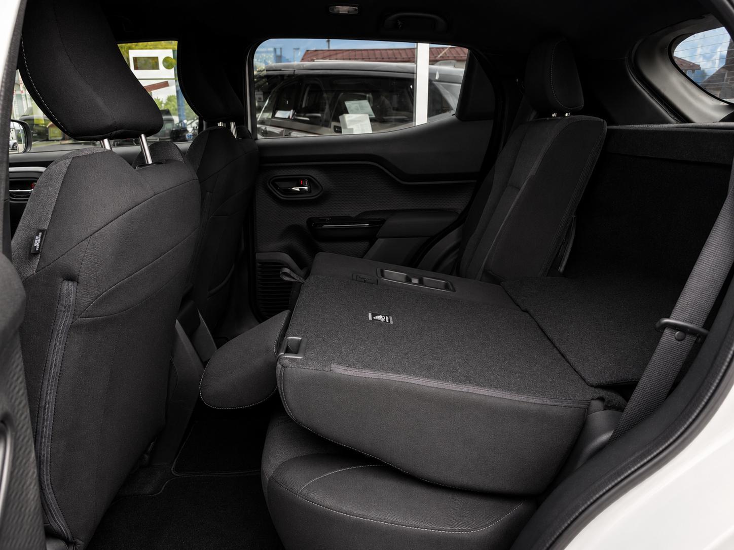 Suzuki e Vitara Club eAxle  106 kW (144 PS) 49 kWh-B...
