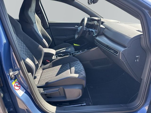 Golf 2.0 TDI DSG R-LINE AHK+LED+NAVI.+KAMERA+ACC