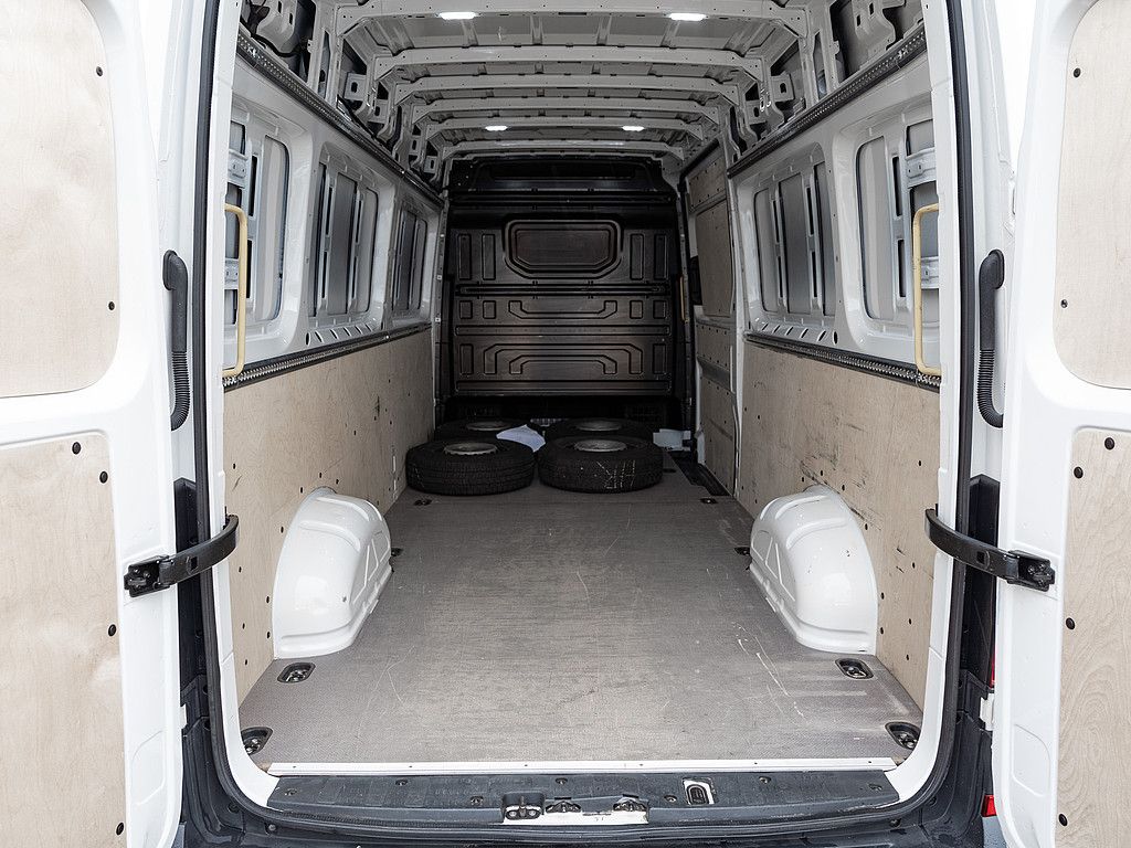 Fahrzeugabbildung Volkswagen Crafter 2.0 TDI Hoch Lang KLIMA KAMERA DAB+ BLUE