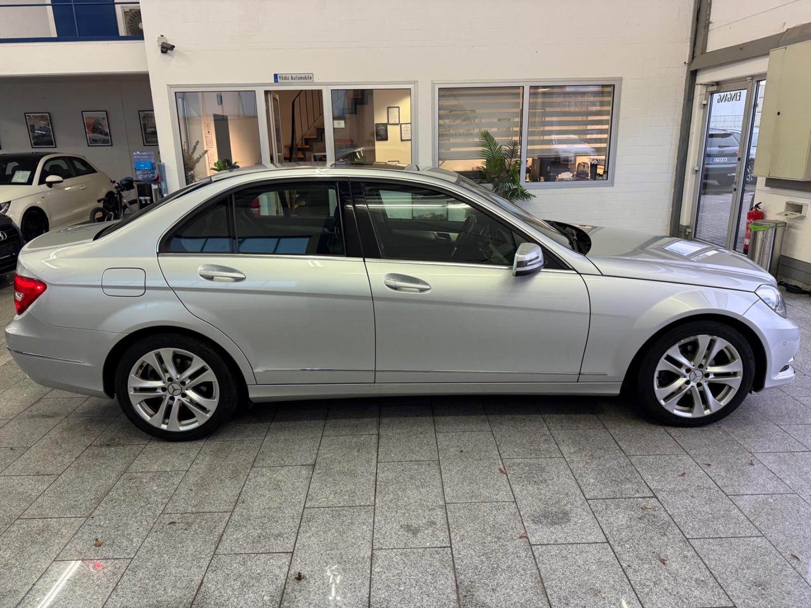 Mercedes-Benz C 180 CGI*LM*AUT*AVNTG*BI-XN*TMP*NAV*PTS*AHK*SHZ
