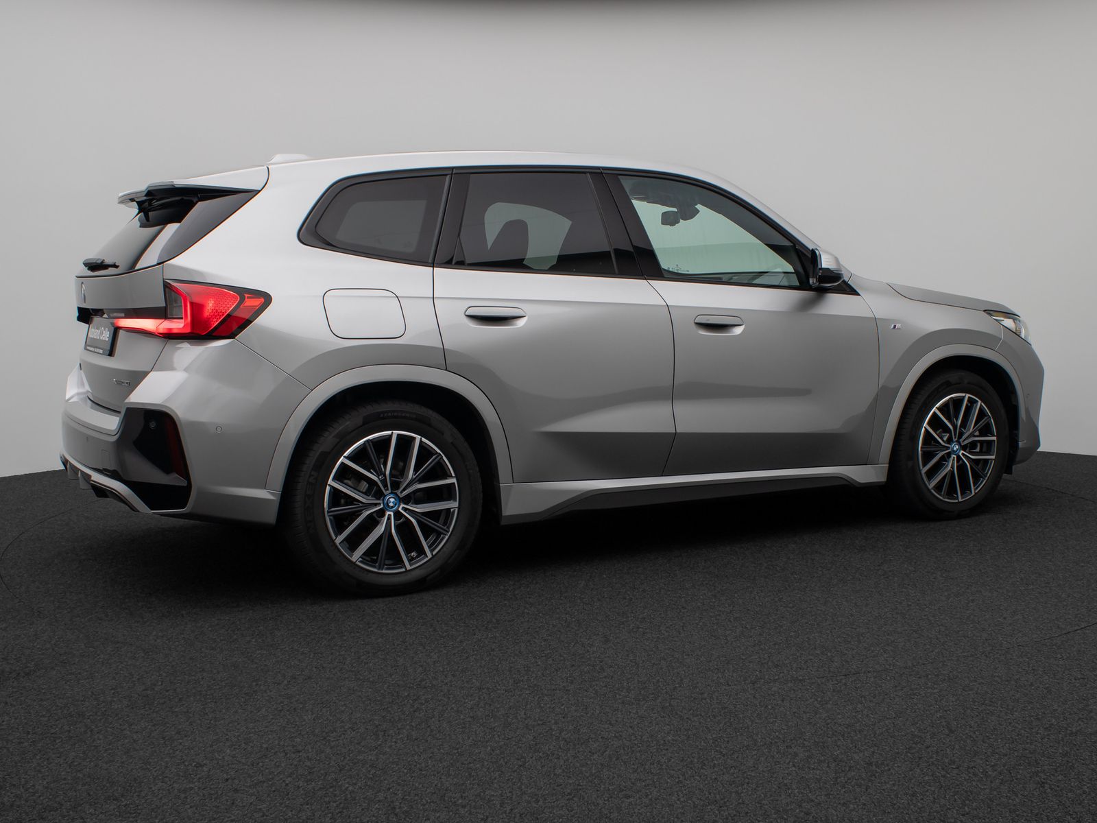 Fahrzeugabbildung BMW iX1 xD30 M Sport Panorama Kamera DAB Komfort LED