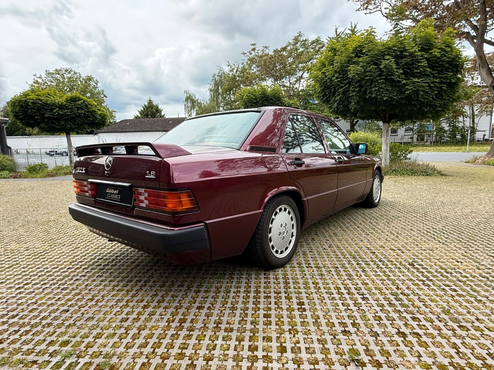 Fahrzeugabbildung Mercedes-Benz 190E 1.8