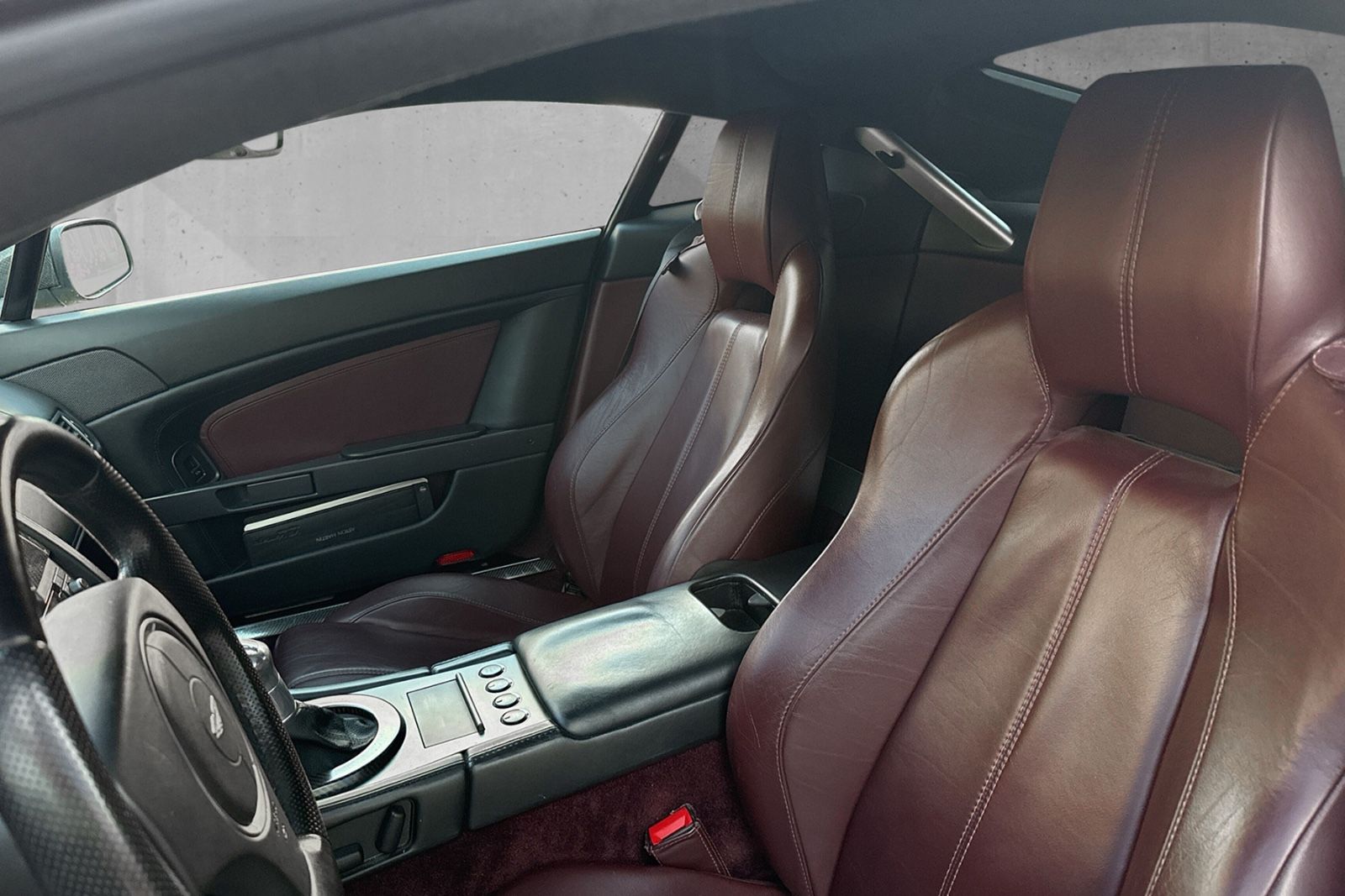 Fahrzeugabbildung Aston Martin V8 Vantage*Handschalter*Deutsches Auto