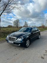 Mercedes-Benz Mercedes Benz C220 CDI W203 - Mercedes-Benz C 220 mit Diesel-Antrieb: Limousine, W203 Cdi