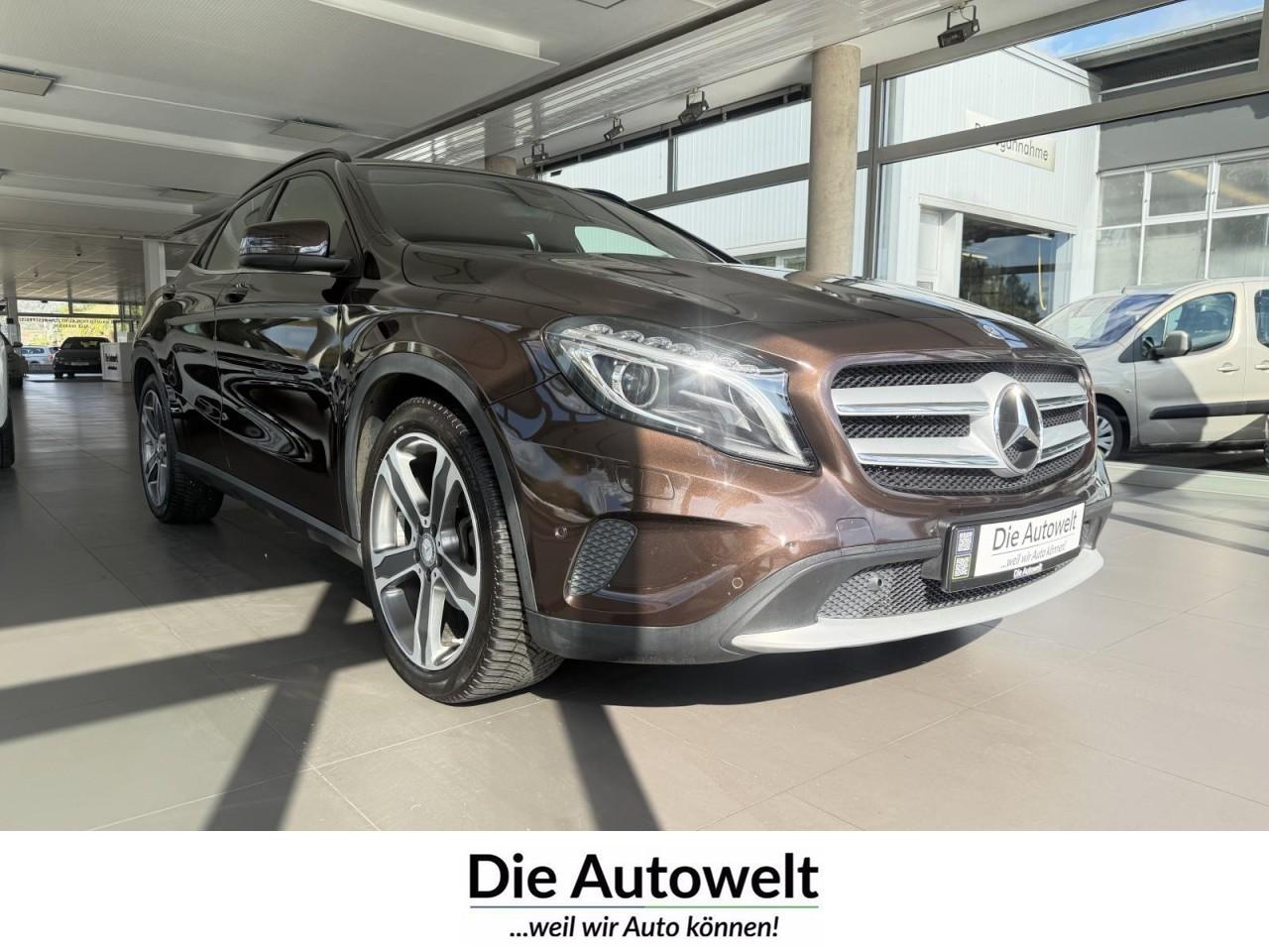 Mercedes-Benz GLA 200 AUT PDC NAVI XENON KLIMA GRA LEDER ISOFI