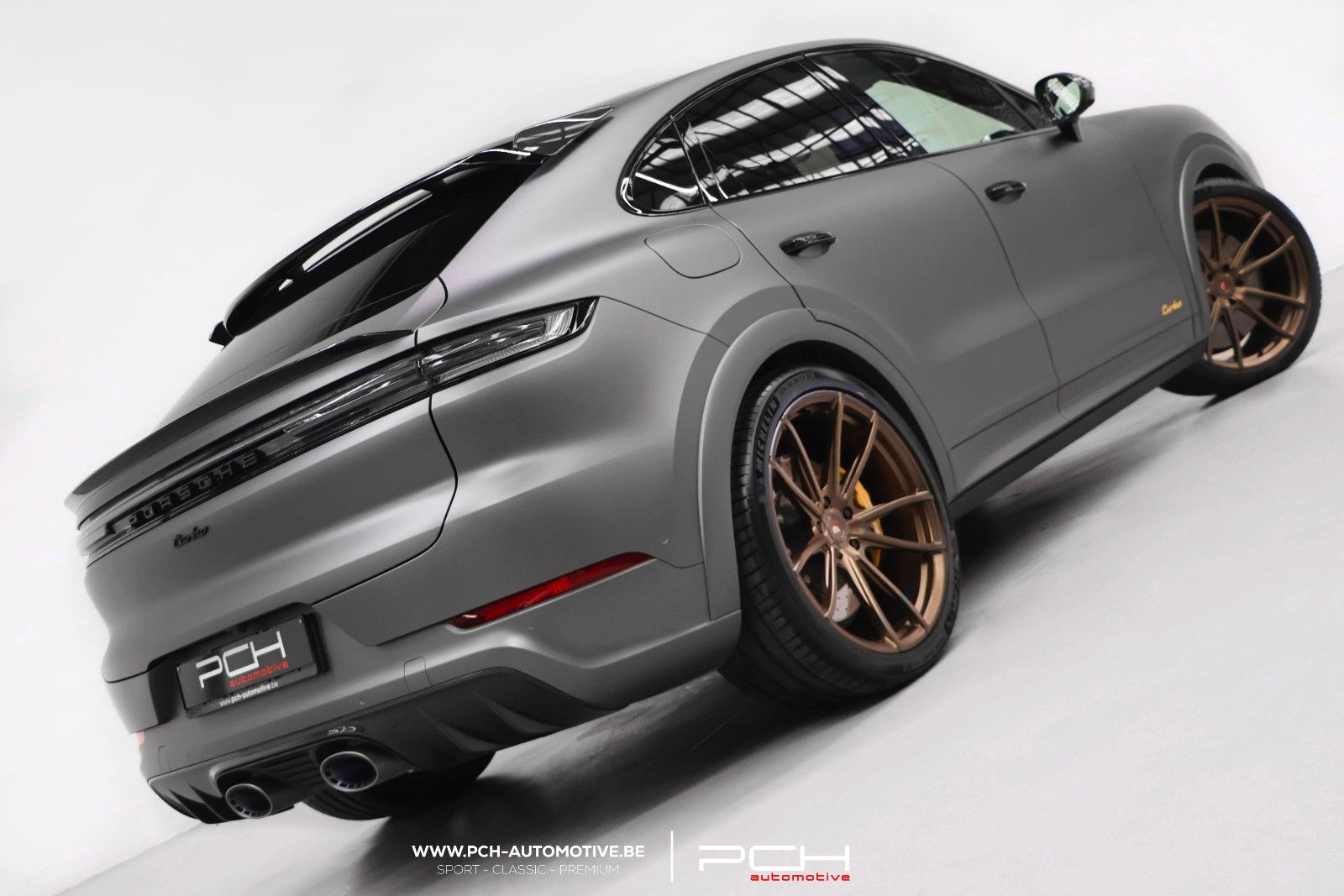 Porsche Cayenne Turbo E-Hybrid Coupé V8 600hp GT Pack imagem 2