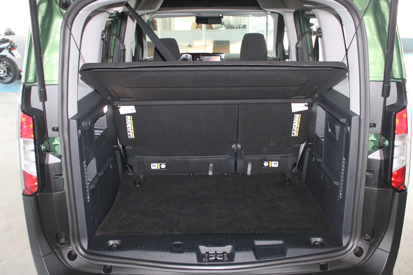 Fahrzeugabbildung Ford Tourneo Courier Aut. TREND AHK WinterPaket GJR