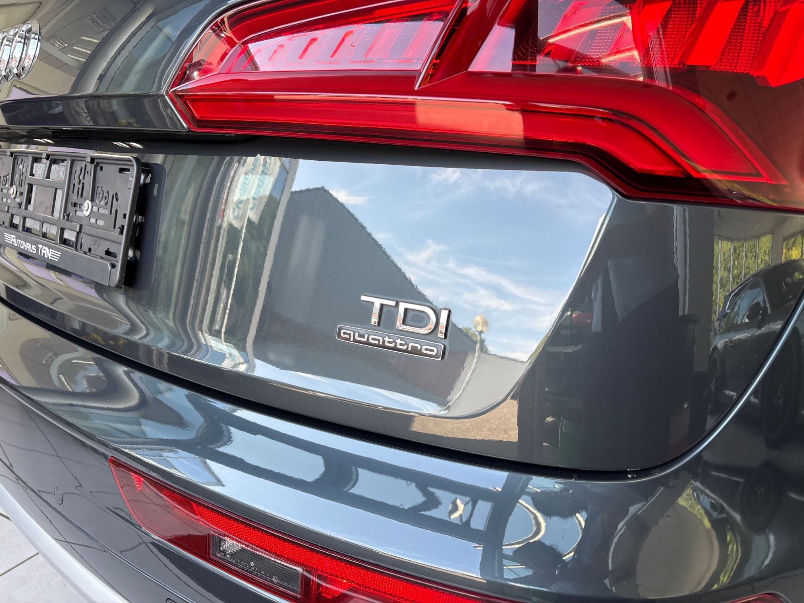 Fahrzeugabbildung Audi Q5 quattro sport