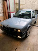 BMW E30 320i Limousine 6-Zyl. - BMW 320 aus 1990: 320i