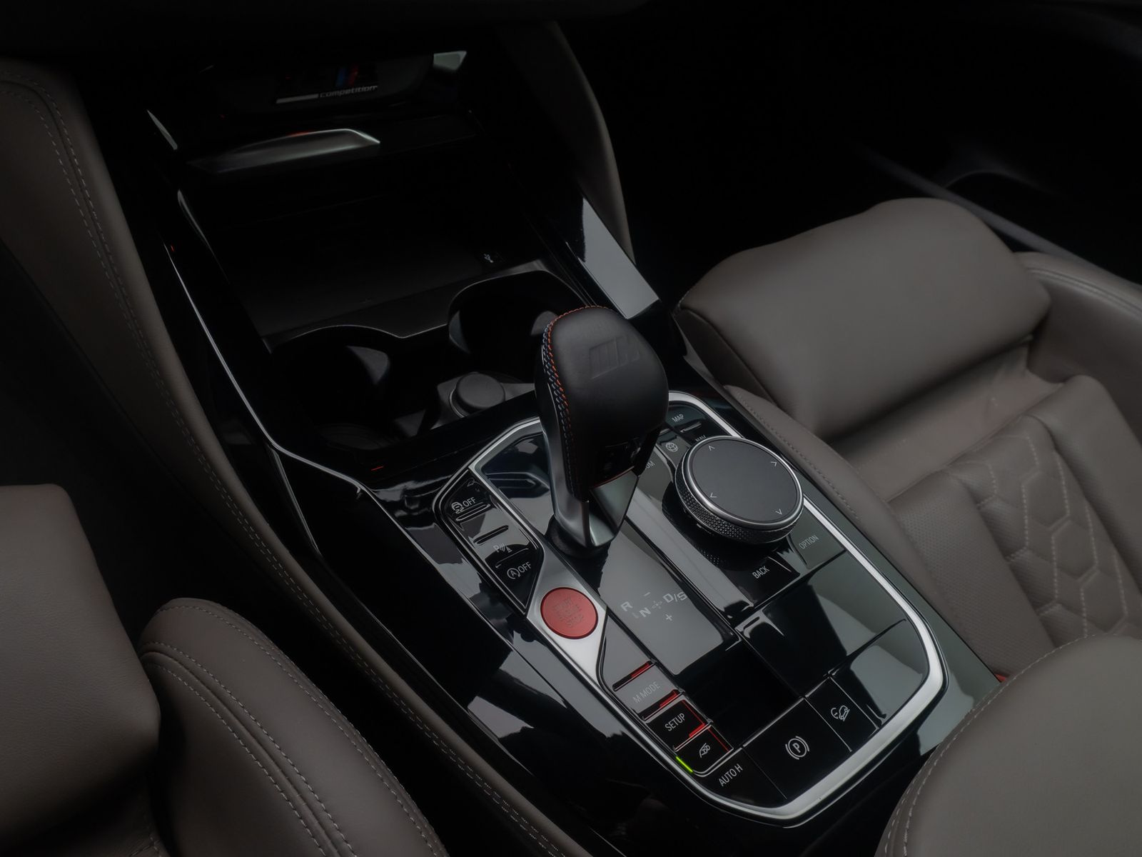 Fahrzeugabbildung BMW X4 M Competition HUD H/K DAB Komfort Alarm 21Zol