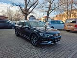 Volkswagen Passat  Alltrack,4x4,Leder,Standhzg,Panoram,Ahk - Volkswagen Passat: Kombi, Automatik