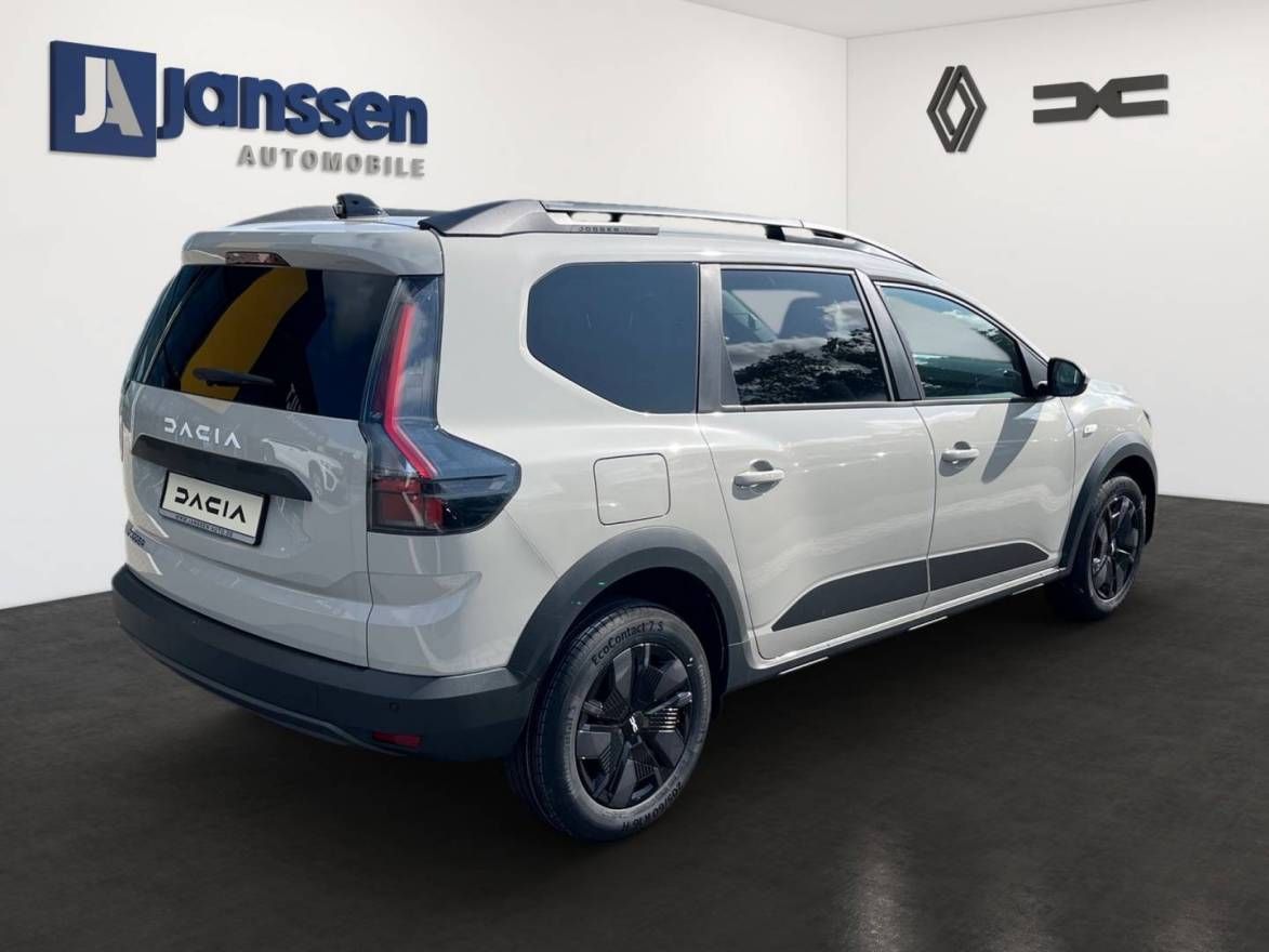 Fahrzeugabbildung Dacia Jogger Expression TCe 110 7-Sitzer