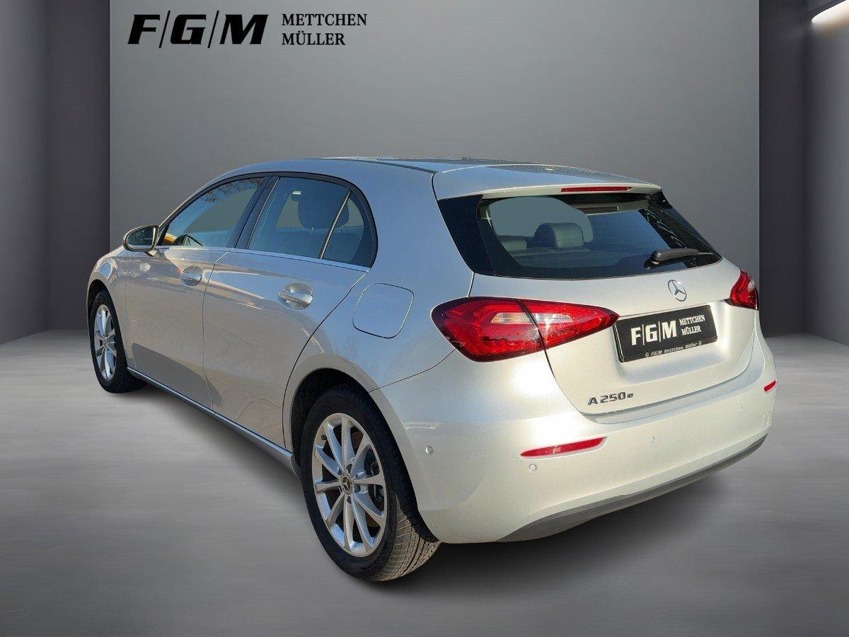 Mercedes-Benz A 250 e Style CarPlay|Sitzhz|LMF|Navi|PDC|