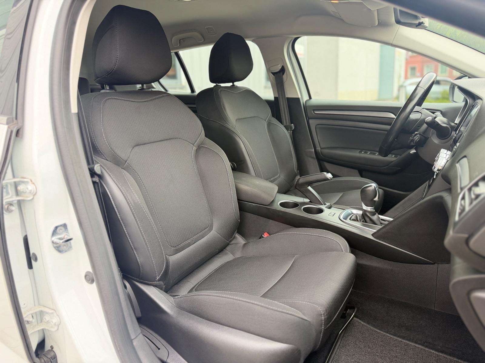 Renault Megane IV GT Automatik CarPlay Kamera AHK Spur