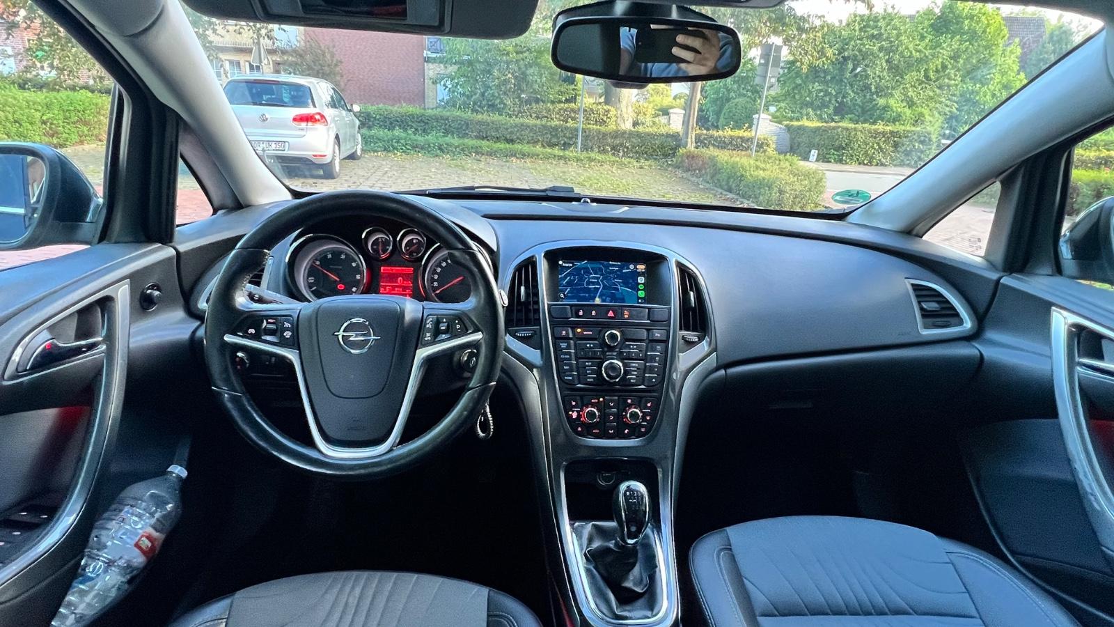 Opel Astra 2014 — photo 8