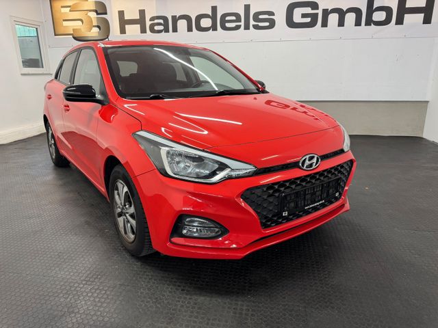 HYUNDAI i20 Advantage*KAMERA*CARPLAY*DAB*SHZ*SPUR*1. HD*