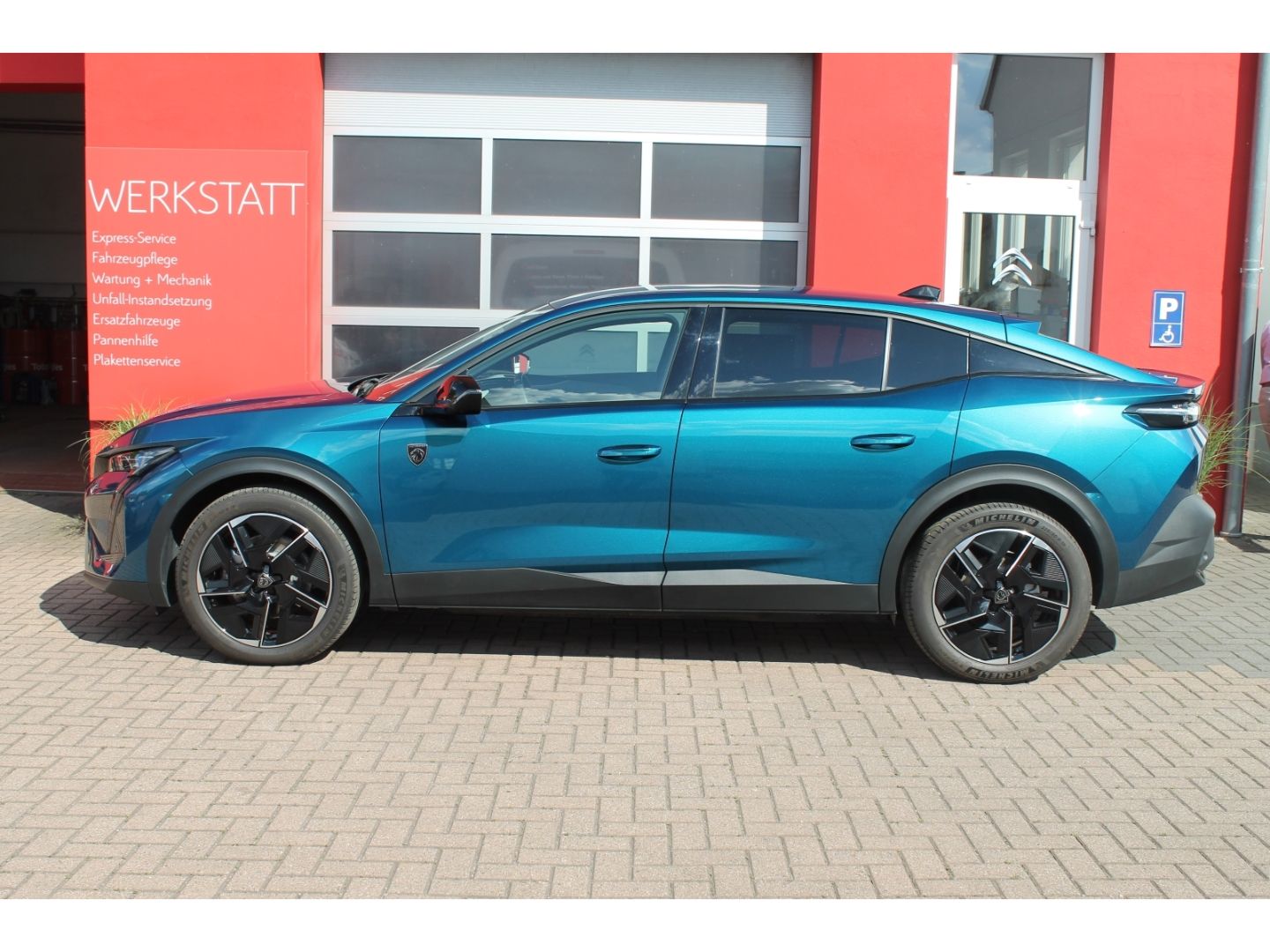 Peugeot e-408 210 GT 360 Navi Shz eHk Focal eSitz imagem 2