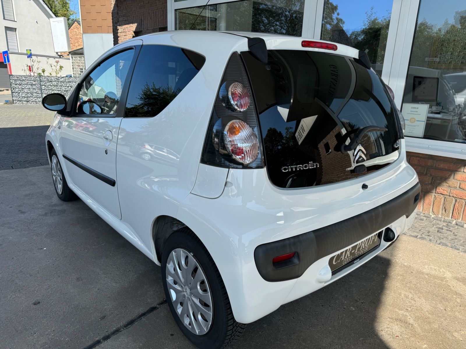 Fahrzeugabbildung Citroën C1 Selection Klima/Allwetter/Bluetooth/23 TKM