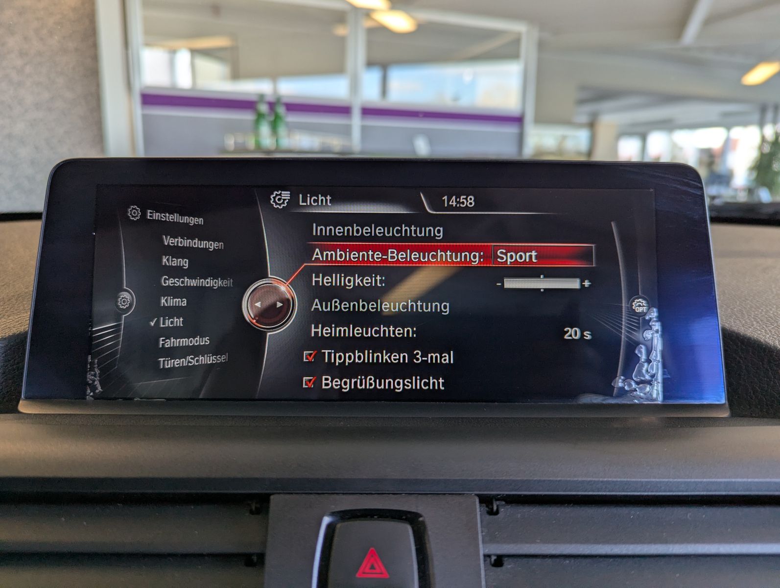 Fahrzeugabbildung BMW 220 d M-Sport-Paket Leder Bi-Xen Navi HiFi