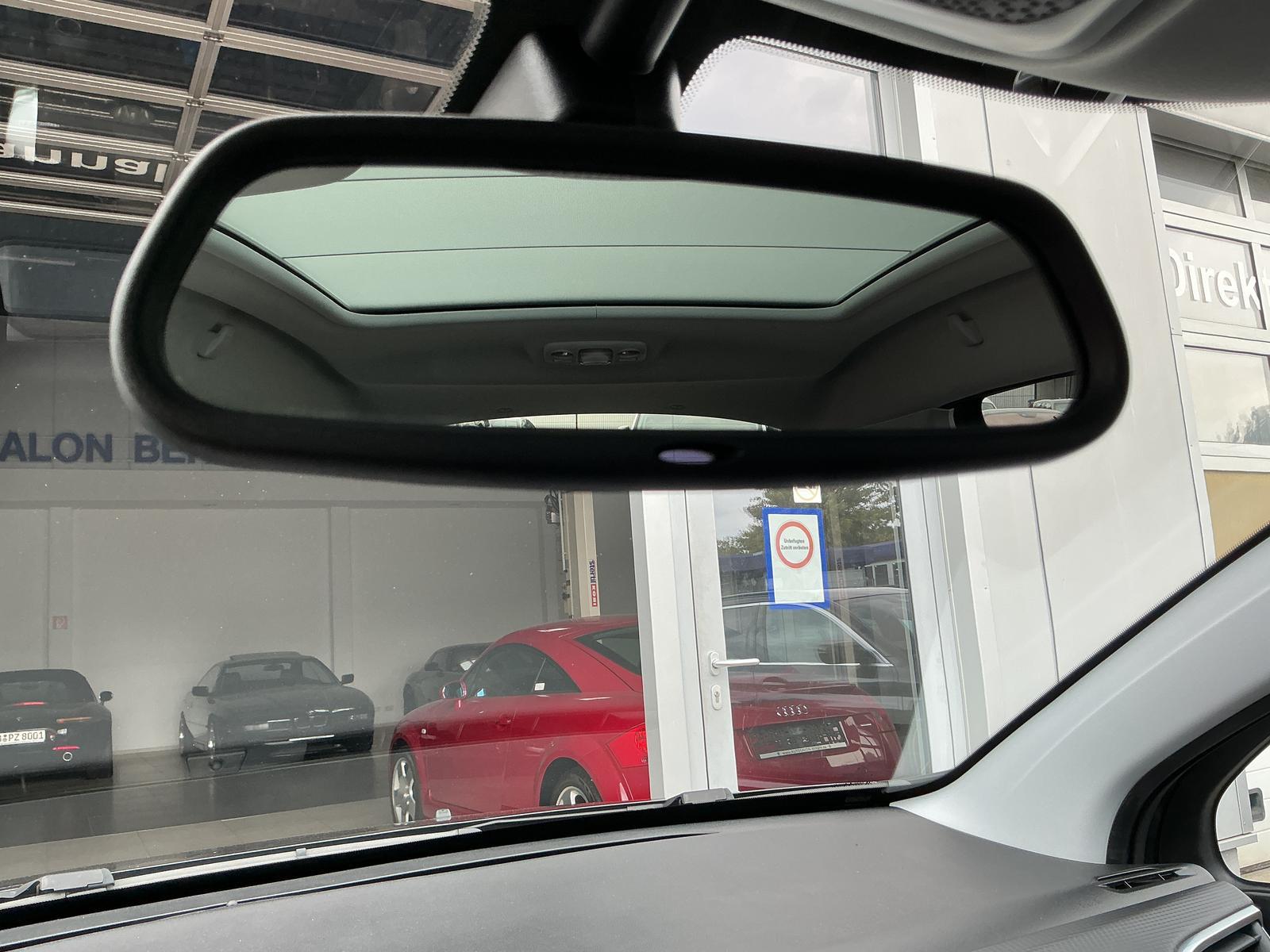 Peugeot 2008 1.2 AUT Crossway LED PANO NAVI SHZ RFK PDC