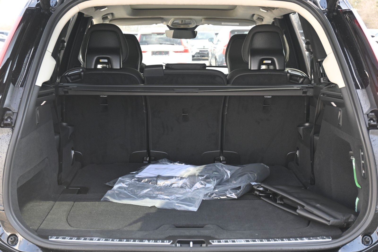 Fahrzeugabbildung Volvo XC90 T8 AWD Ultra Dark Recharge Plug-In Hybrid