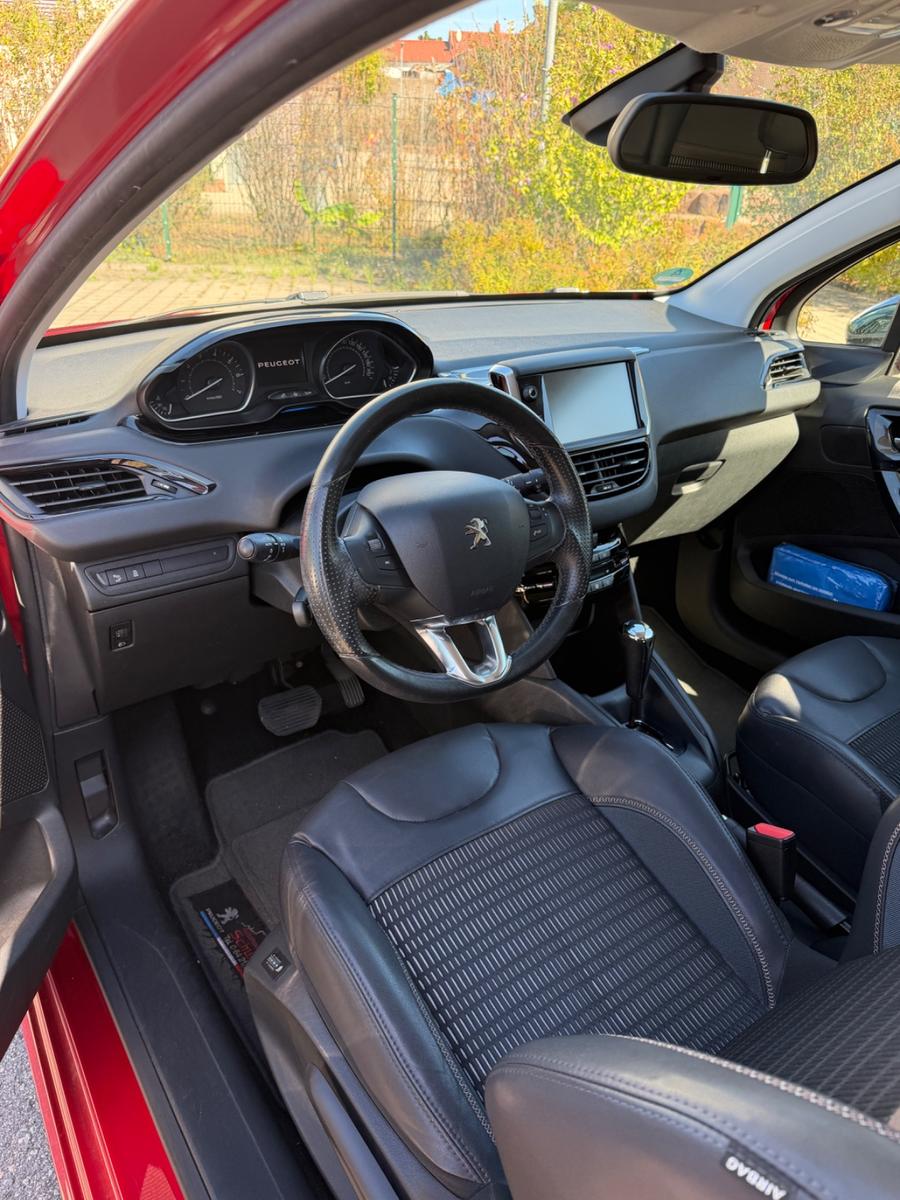 Peugeot 208 1.6 Allure 120 VTi Automatik 