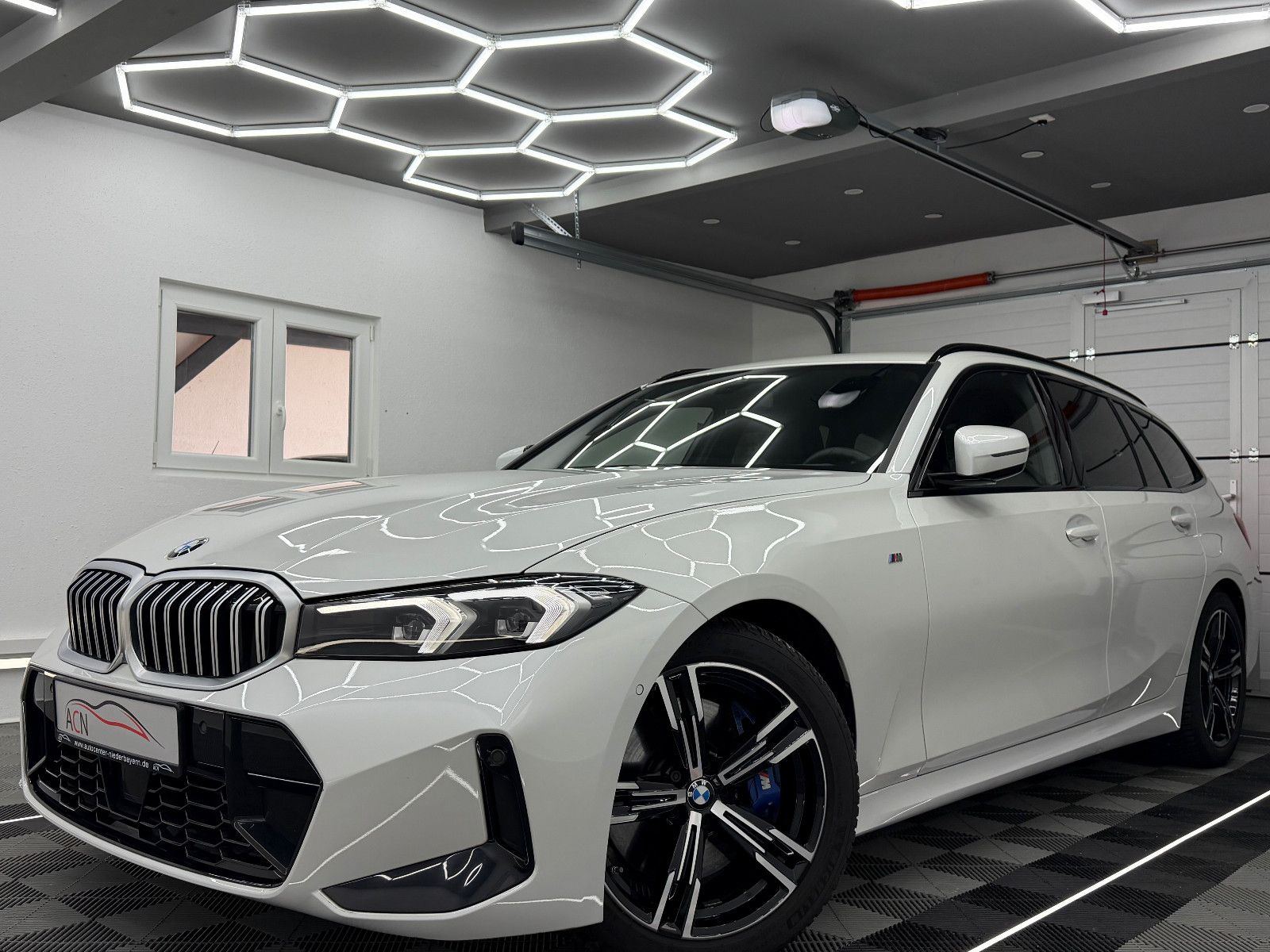Fahrzeugabbildung BMW 330 i M SPORT/LED/DAB/KAMERA/ACC/CURVED DISPLAY