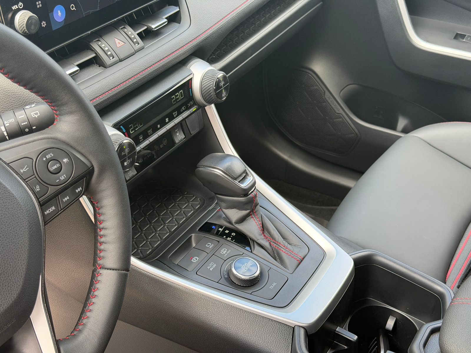 Fahrzeugabbildung Suzuki Across 2.5 Plug-In Hybrid Comfort+ E-Four/ACC/