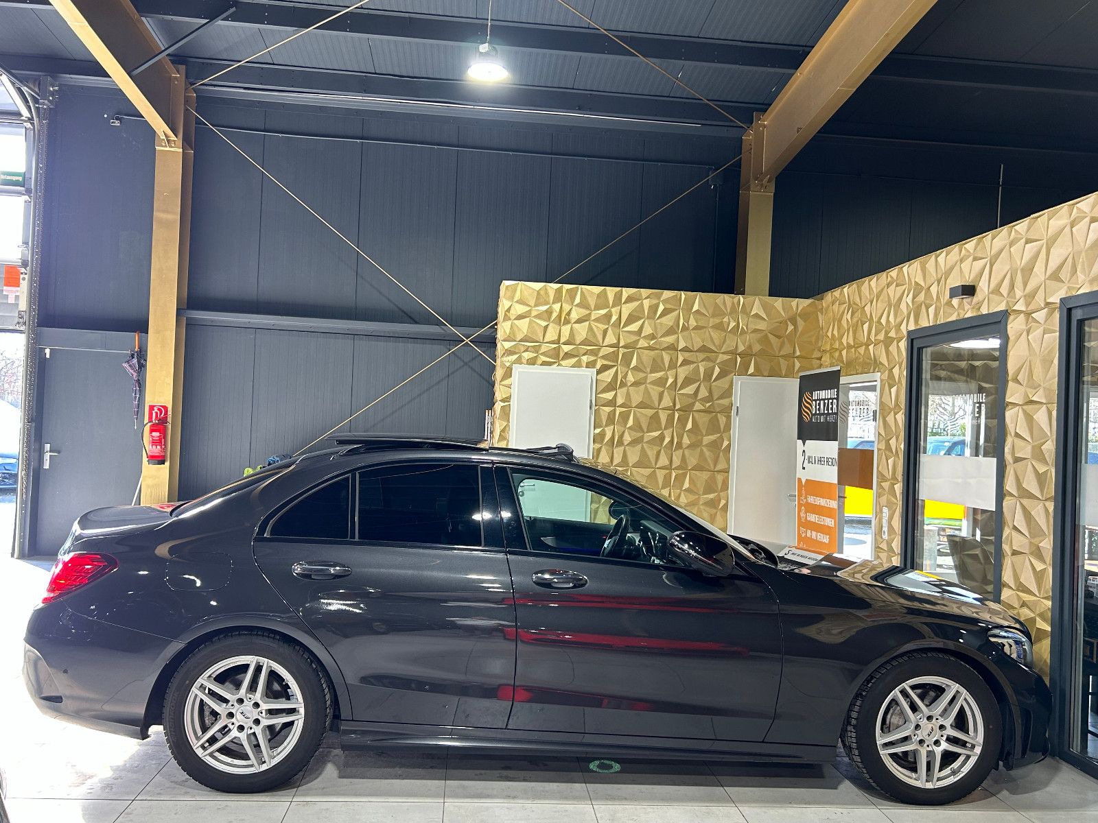 Fahrzeugabbildung Mercedes-Benz C 220 d/AMG-PAKET/PANO/ACC/360°/APPLE