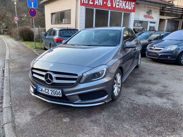 Mercedes-Benz A 200 *AMG Line*Distr.*Navi*Xenon*PDC*SHZ*18"