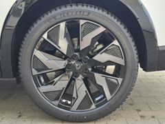 Fahrzeugabbildung Rafale Alpine E-Tech Plug-in 300 4x4