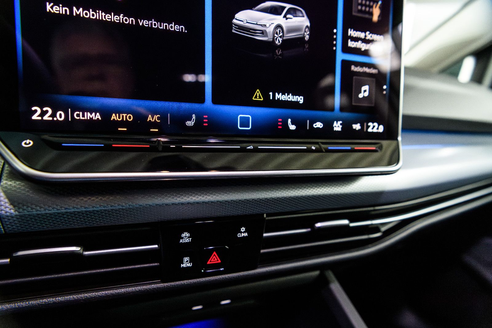 Fahrzeugabbildung Volkswagen Golf VIII GOAL 1.5 eTSI DSG +LED +Kamera +SHZ