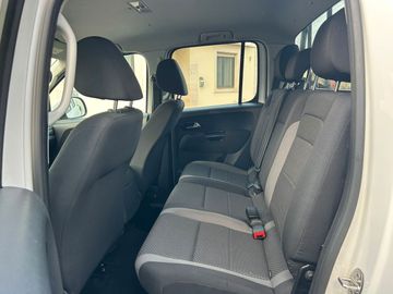 Volkswagen Amarok - 12