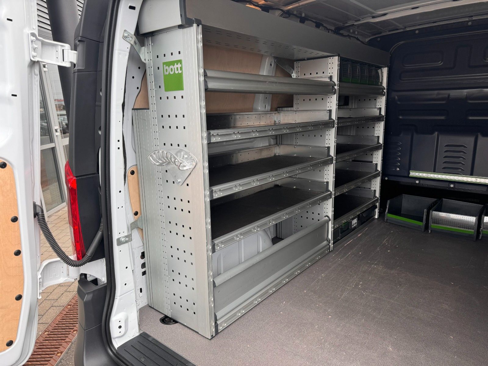 Fahrzeugabbildung Mercedes-Benz Vito 114 CDI 9G Kompakt BOTT REGAL Kamera Klima