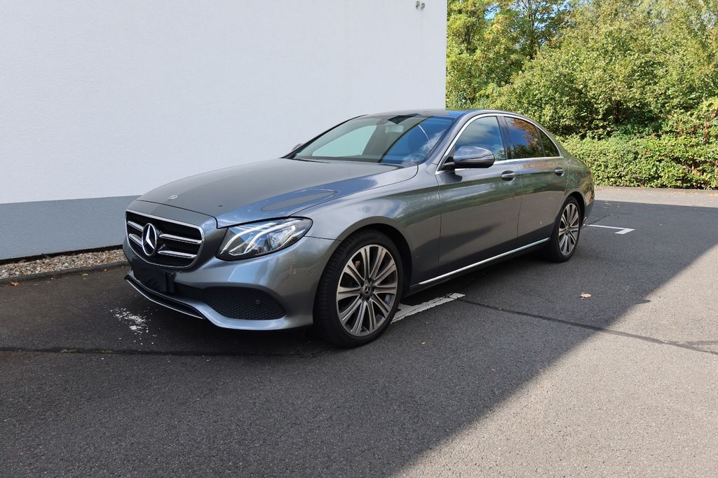 Image of Mercedes-Benz E 200