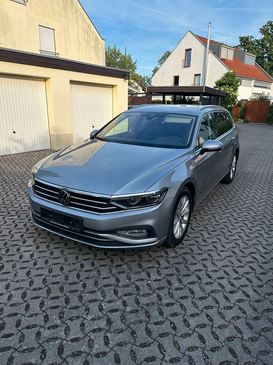 VW Vw Passat 2,0 TDI DSG Eleganz LED/Leder/Na...
