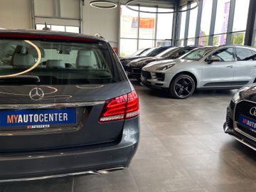 Mercedes-Benz E 350 BlueTec 4Matic Aut*ACC*AHK*NAVI*LEDER*PANO