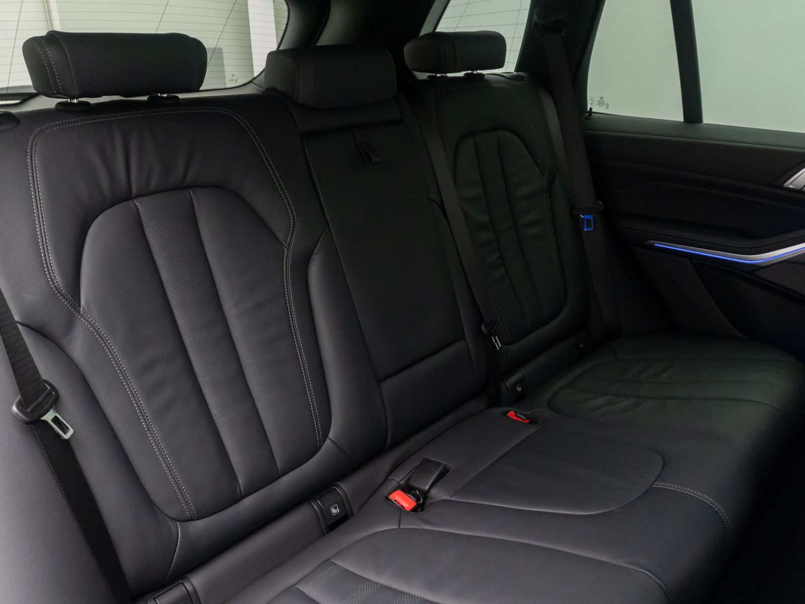 Fahrzeugabbildung BMW X5 M50d Panorama H/K 360° AHK Komfort HUD DAB