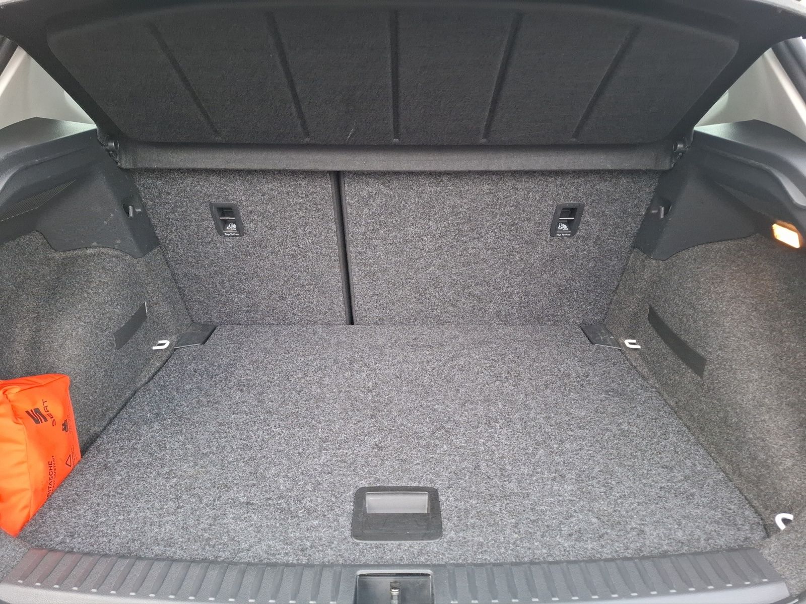 Fahrzeugabbildung SEAT Arona TSI Style Beats DSG LED GRA RFK SH LM